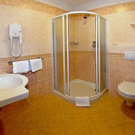 Szálloda Alexis 3*